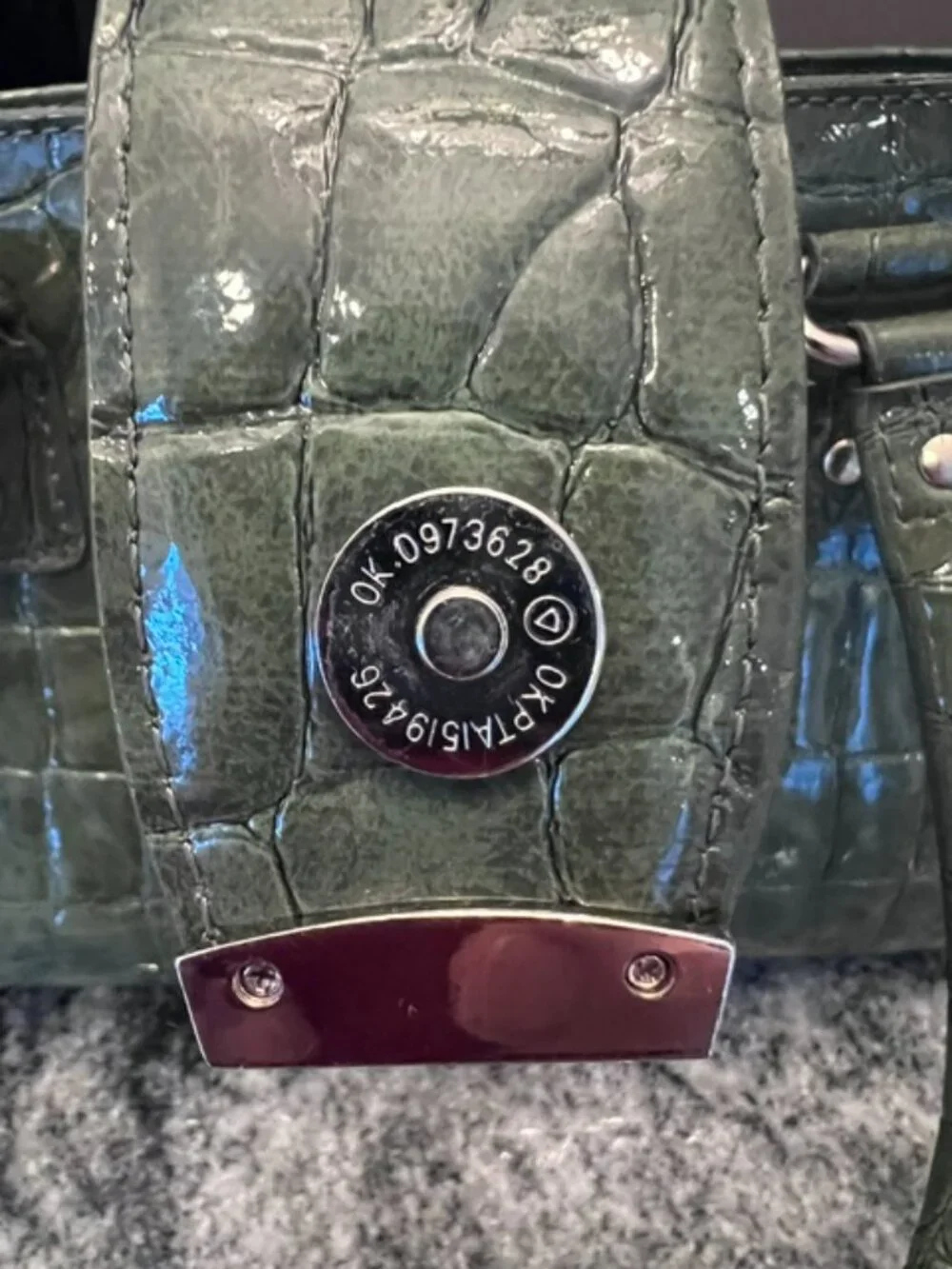 Vintage LIZ CLAIBORNE green crocodile-embossed faux‎ leather satchel handbag